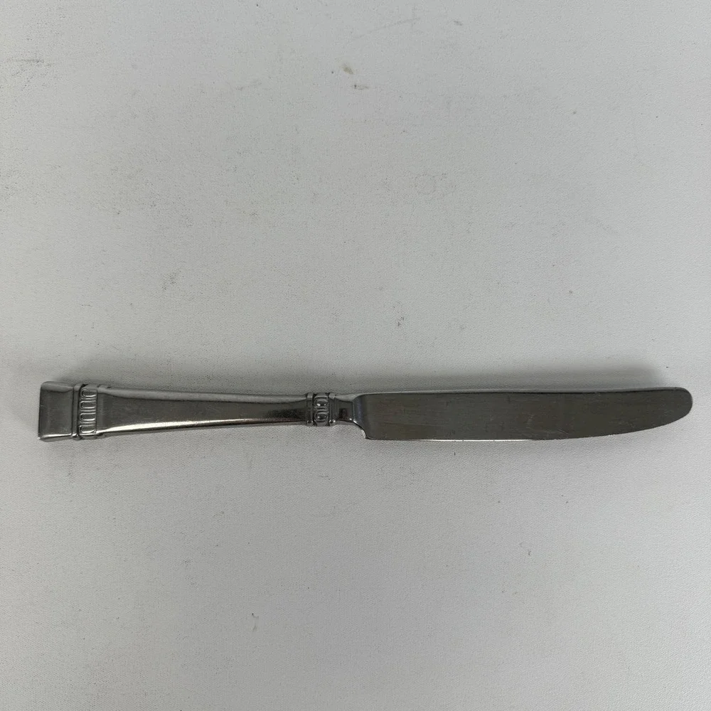 Oneida Cadence BUTTER Knives Stainless Steel 9.5